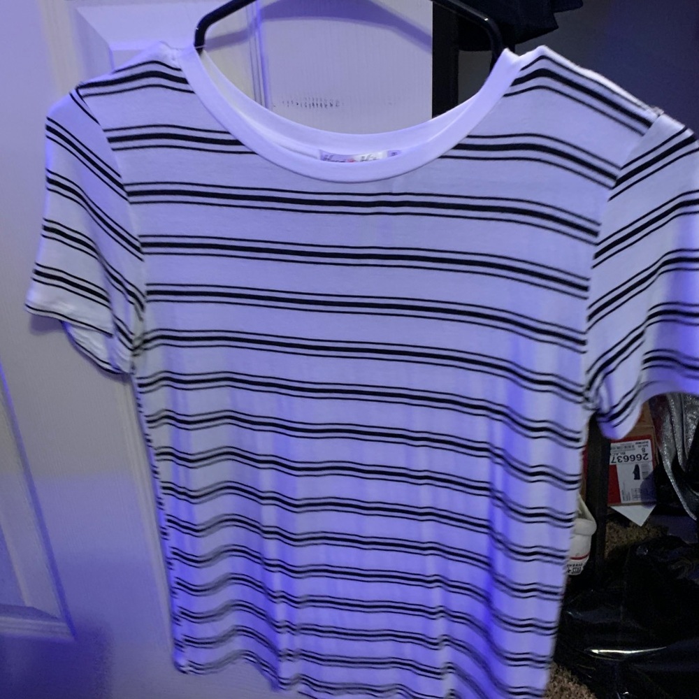 White striped Short sleeve shirt